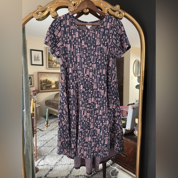 LuLaRoe Dresses & Skirts - LulaRoe Navy and Pink Arrow Pattered Stripped Tshirt Dress